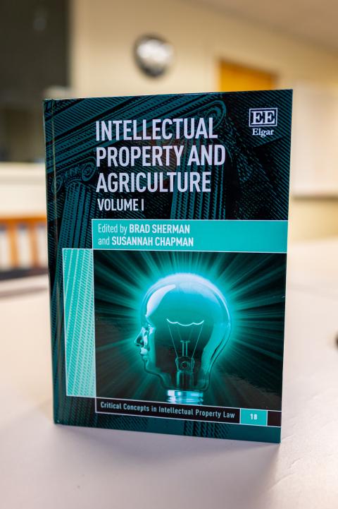 The book "Intellectual Property and Agriculture: Volume 1"